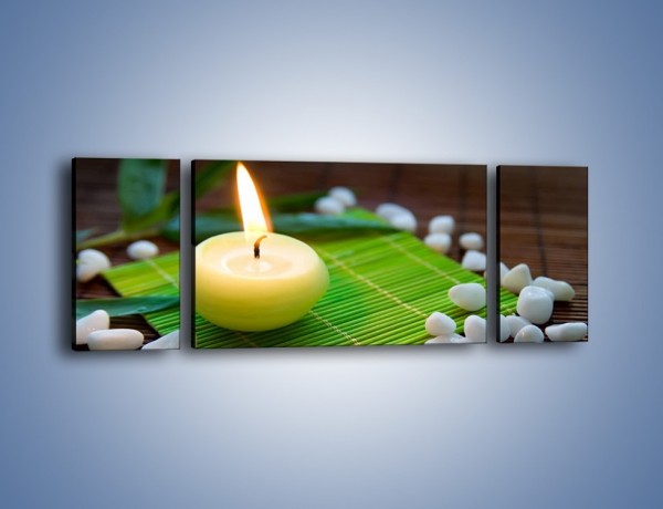 Obraz na płótnie – Świeczka na bambusowej podkładce – trzyczęściowy O265W5