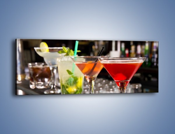 Obraz na płótnie – Drinki na barze – jednoczęściowy panoramiczny JN432
