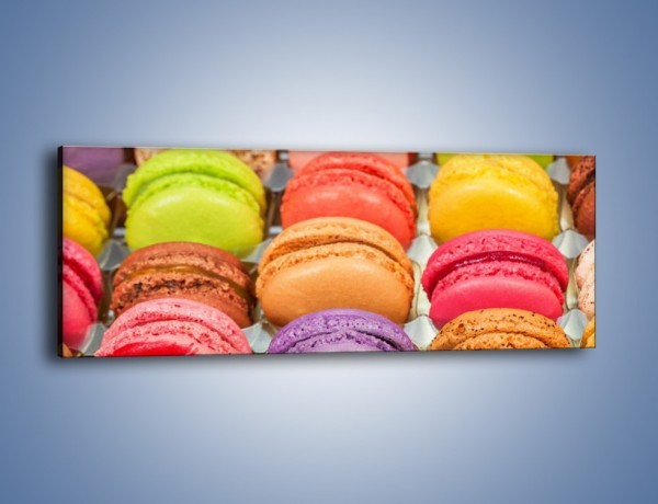 Obraz na płótnie – Słodkie babeczki w kolorach tęczy – jednoczęściowy panoramiczny JN458