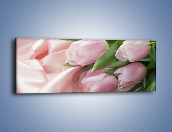 Obraz na płótnie – Odpoczynek tulipanów na atłasie – jednoczęściowy panoramiczny K050