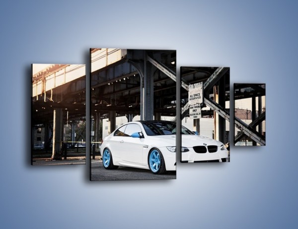 Obraz na płótnie – BMW E92 M3 Coupe pod starym mostem – czteroczęściowy TM088W4