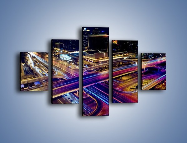 Obraz na płótnie – Skrzyżowanie autostrad nocą w ruchu – pięcioczęściowy AM087W1