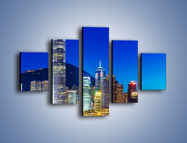 Obraz na płótnie – Oświetlone wieżowce Hong Kongu – pięcioczęściowy AM498W1