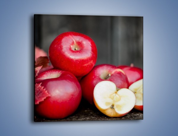 Obraz na płótnie – Czerwone jabłka późną jesienią – jednoczęściowy kwadratowy JN619