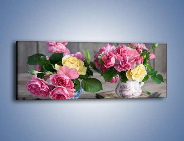 Obraz na płótnie – Róże ścięte nożycami – jednoczęściowy panoramiczny K992