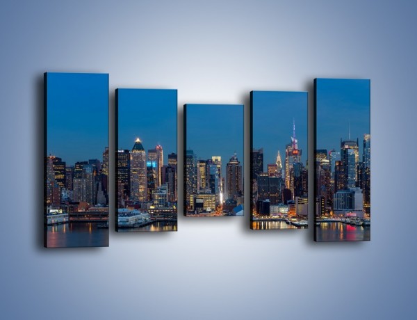 Obraz na płótnie – Panorama Nowego Yorku w nocy – pięcioczęściowy AM809W2