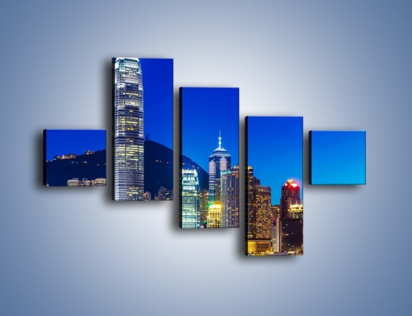 Obraz na płótnie – Oświetlone wieżowce Hong Kongu – pięcioczęściowy AM498W3