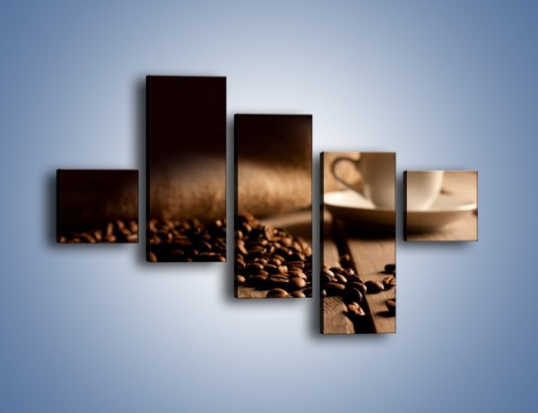 Obraz na płótnie – Ziarna kawy na drewnianym stole – pięcioczęściowy JN457W3