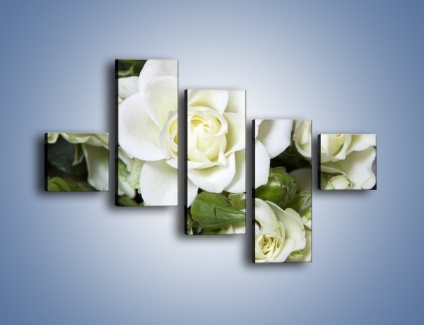 Obraz na płótnie – Białe róże na stole – pięcioczęściowy K131W3