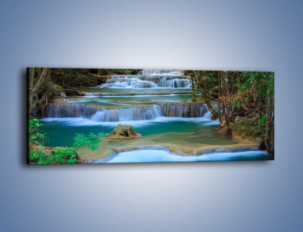 Obraz na płótnie – Schody tworzone wodospadem – jednoczęściowy panoramiczny KN1172A
