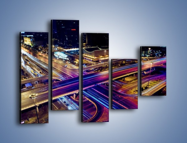 Obraz na płótnie – Skrzyżowanie autostrad nocą w ruchu – pięcioczęściowy AM087W4
