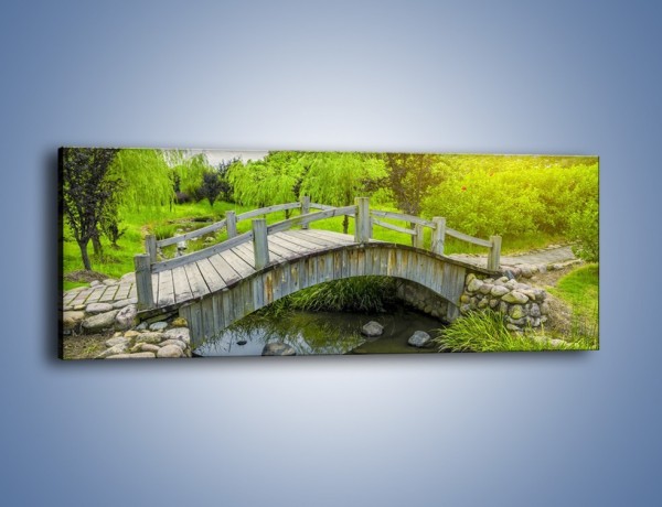 Obraz na płótnie – Mały mostek przez rzeczkę – jednoczęściowy panoramiczny KN1254A