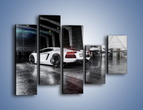 Obraz na płótnie – Lamborghini Aventador i samolot w tle – pięcioczęściowy TM204W4