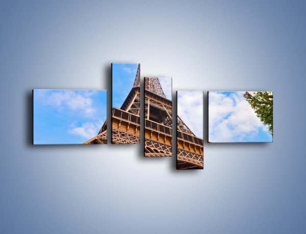 Obraz na płótnie – Wieża Eiffla pod chmurkami – pięcioczęściowy AM173W5