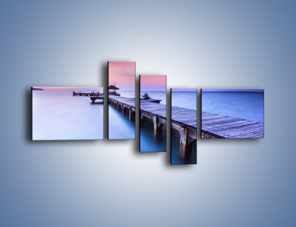 Obraz na płótnie – Spokój w wodzie i drewniany most – pięcioczęściowy KN898W5