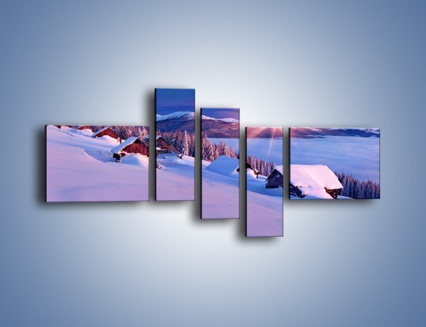 Obraz na płótnie – W górskiej chatce zimą – pięcioczęściowy KN977W5