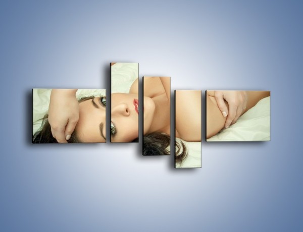 Obraz na płótnie – Kobieta w łóżku – pięcioczęściowy L133W5