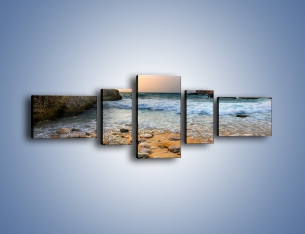 Obraz na płótnie – Kamienista plaża o poranku – pięcioczęściowy KN043W6