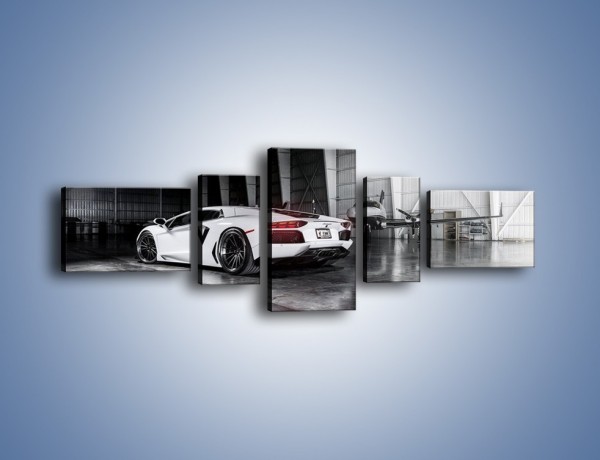 Obraz na płótnie – Lamborghini Aventador i samolot w tle – pięcioczęściowy TM204W6