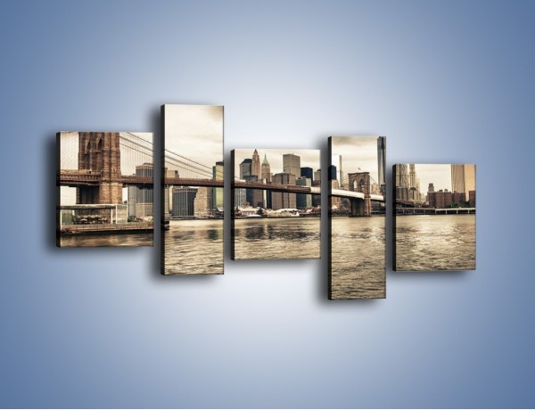 Obraz na płótnie – Most Brookliński w pochmurny dzień – pięcioczęściowy AM737W7