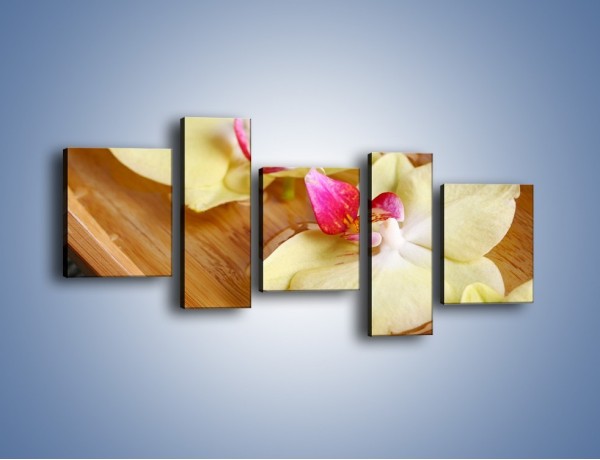 Obraz na płótnie – Drewniana łódeczka z kwiatami – pięcioczęściowy K1024W7