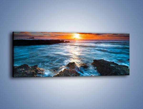 Obraz na płótnie – Spieniony kamienny brzeg – jednoczęściowy panoramiczny KN638