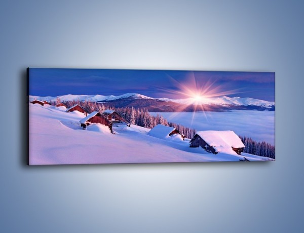 Obraz na płótnie – W górskiej chatce zimą – jednoczęściowy panoramiczny KN977