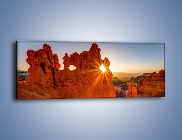 Obraz na płótnie – Przez słoneczne okulary – jednoczęściowy panoramiczny KN991