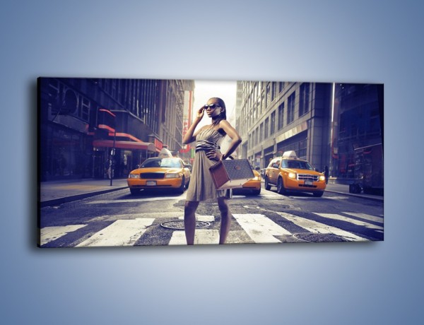 Obraz na płótnie – Pani i nowojorski styl – jednoczęściowy panoramiczny L246