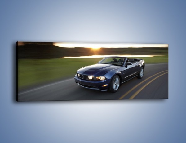 Obraz na płótnie – Ford Mustang Shelby GT500 na zakręcie – jednoczęściowy panoramiczny TM051