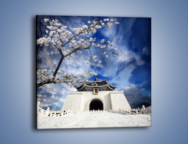 Obraz na płótnie – Azjatycka architektura z białymi kwiatami – jednoczęściowy kwadratowy AM300