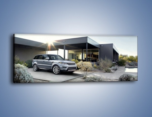 Obraz na płótnie – Range Rover Sport przed domem – jednoczęściowy panoramiczny TM189
