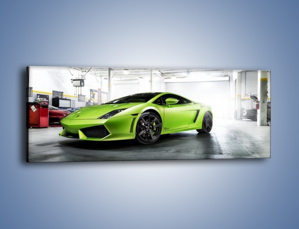 Obraz na płótnie – Lamborghini Gallardo w garażu – jednoczęściowy panoramiczny TM205
