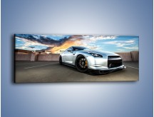 Obraz na płótnie – Nissan GT-R o zachodzie słońca – jednoczęściowy panoramiczny TM217