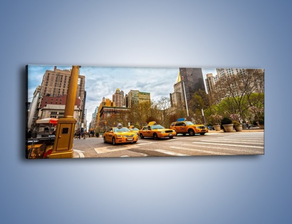 Obraz na płótnie – Taksówki na Fifth Avenue – jednoczęściowy panoramiczny TM223