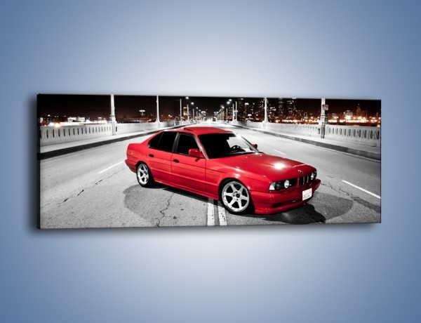 Obraz na płótnie – BMW 5 E34 na moście – jednoczęściowy panoramiczny TM227