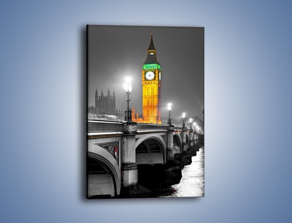 Obraz na płótnie – Oświetlony Big Ben na tle szarości – jednoczęściowy prostokątny pionowy AM431