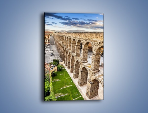 Obraz na płótnie – Akwedukt w Segowii – jednoczęściowy prostokątny pionowy AM456
