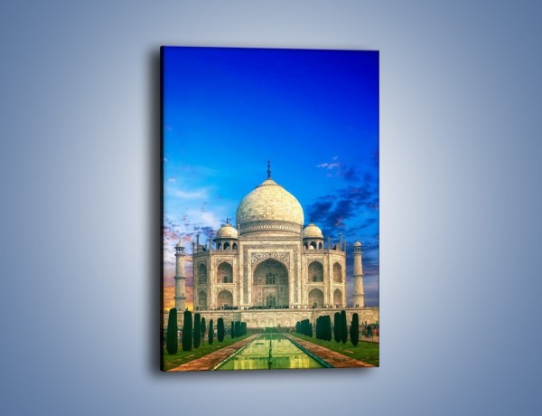 Obraz na płótnie – Tadź Mahal pod niebieskim niebem – jednoczęściowy prostokątny pionowy AM466