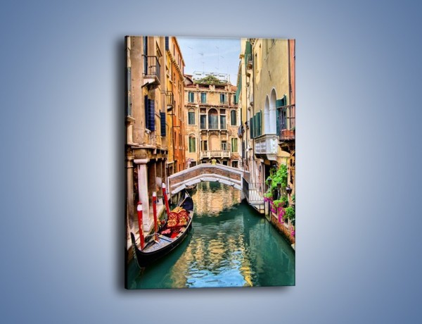 Obraz na płótnie – Wenecka wodna uliczka – jednoczęściowy prostokątny pionowy AM508