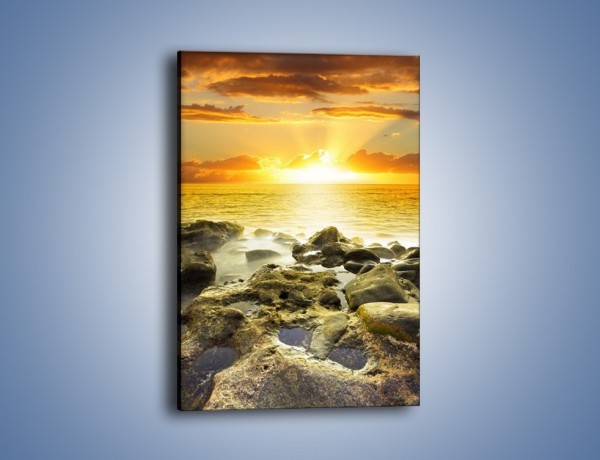 Obraz na płótnie – Morze o zachodzie słońca – jednoczęściowy prostokątny pionowy KN1139A