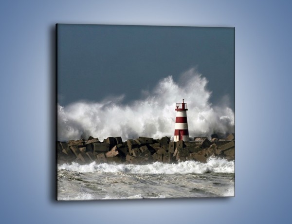 Obraz na płótnie – Latarnia morska w sztormie – jednoczęściowy kwadratowy KN626