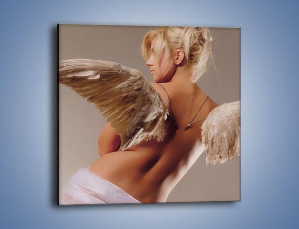 Obraz na płótnie – Kobieta ubrana w skrzydła – jednoczęściowy kwadratowy L060