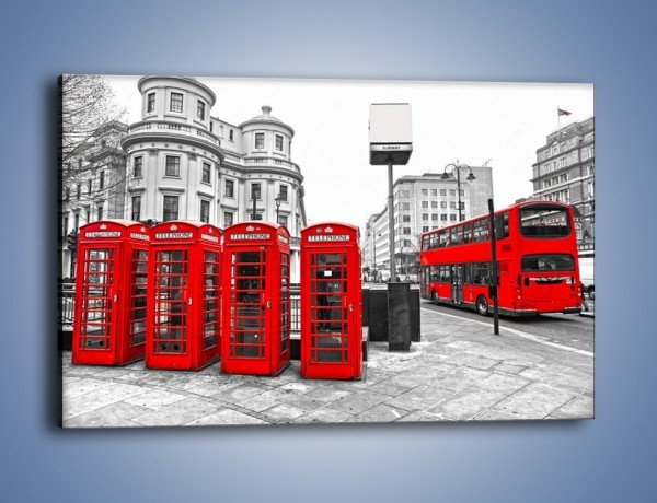 Obraz na płótnie – Czerwony autobus i budki telefoniczne – jednoczęściowy prostokątny poziomy AM397