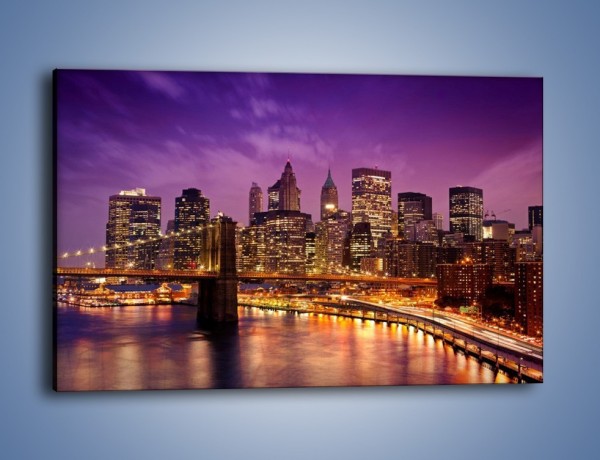 Obraz na płótnie – Nowy York pod fioletowym niebem – jednoczęściowy prostokątny poziomy AM434