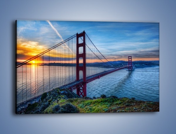 Obraz na płótnie – Wschód słońca nad mostem Golden Gate – jednoczęściowy prostokątny poziomy AM539