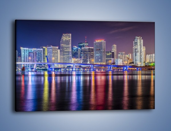 Obraz na płótnie – Światla Miami w odbiciu wód Biscayne Bay – jednoczęściowy prostokątny poziomy AM813