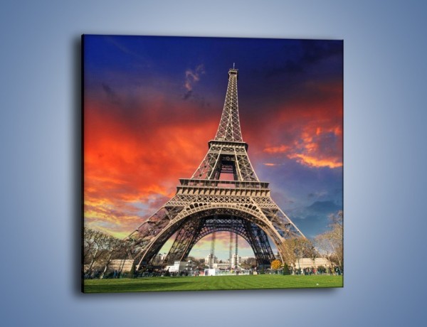 Obraz na płótnie – Wieża Eiffla pod niebiesko-czerwonym niebem – jednoczęściowy kwadratowy AM463