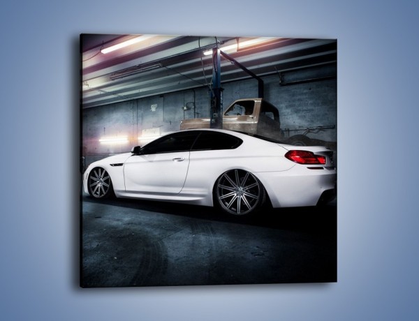 Obraz na płótnie – BMW M6 F13 w garażu – jednoczęściowy kwadratowy TM165