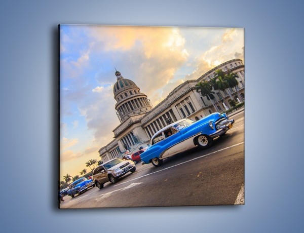 Obraz na płótnie – Samochody na ulicach Hawany – jednoczęściowy kwadratowy TM243